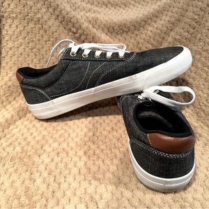 Men’s Casual Shoes